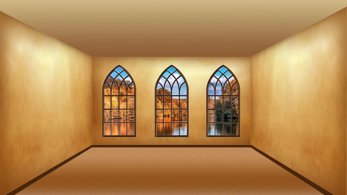 sala amarela com rodape escuro