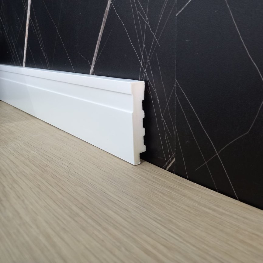 caracteristica 89071001 rodape branco vinil forte repare 3