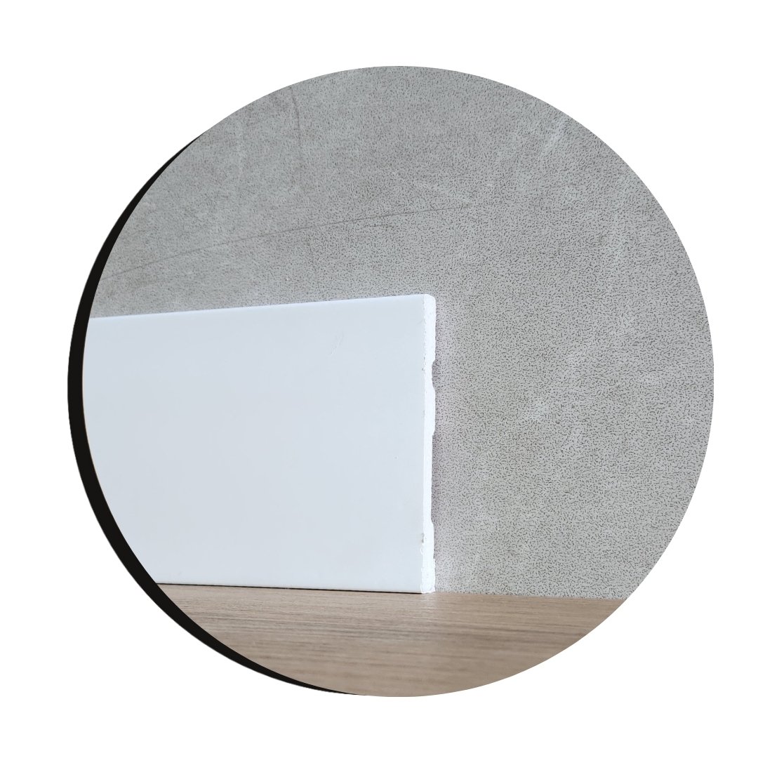 rodape de poliestireno liso branco detalhes
